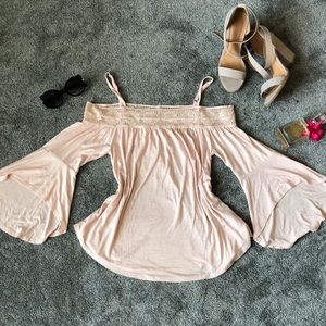 NWOT LONG SLEEVE SOLID CROCHET COLD-SHOULDER TOP